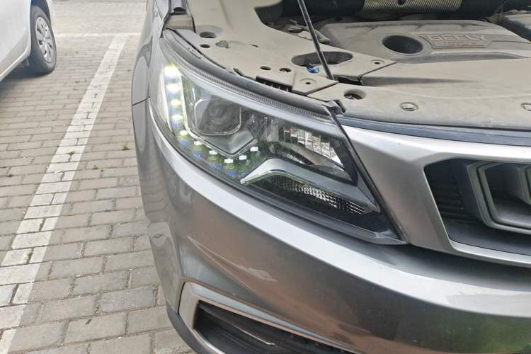 Used Geely Auto Vision X6 2018 1.4T CVT 4G Connected Flagship Edition Right Front Headlight