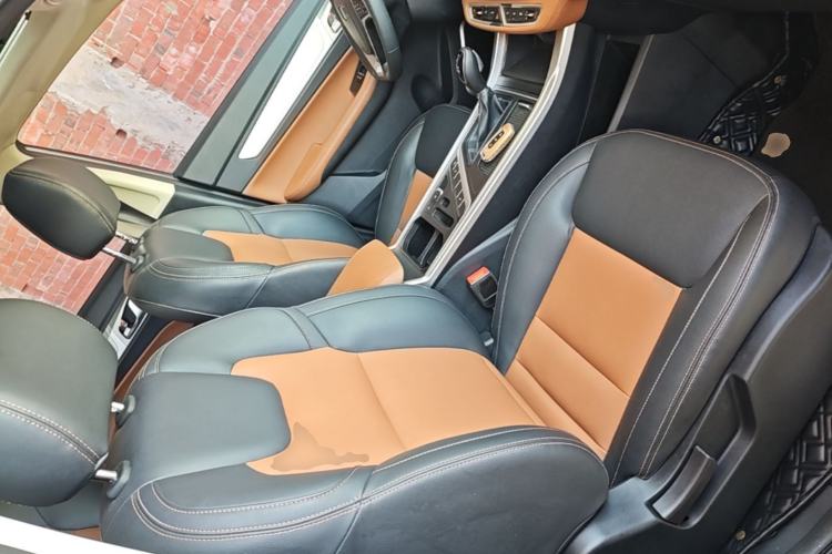 Used Geely Auto Vision X6 2018 1.4T CVT 4G Connected Luxury Version Right Front Seat