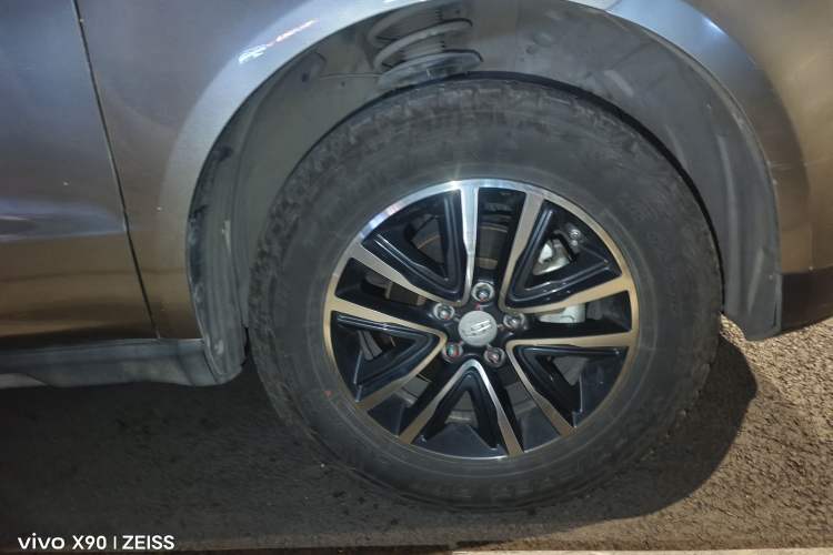 Used Geely Auto Vision X6 2018 1.4T CVT 4G Connected Flagship Edition Right Front Wheel Hub