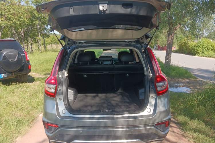 Used Geely Auto Vision X6 2018 1.4T CVT 4G Connected Flagship Edition Trunk