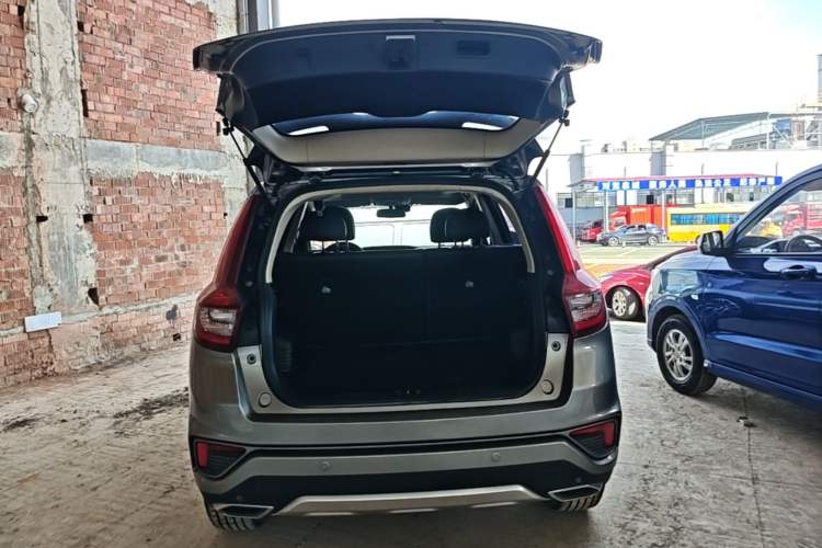 Used Geely Auto Vision X6 2018 1.4T CVT 4G Connected Luxury Version Trunk