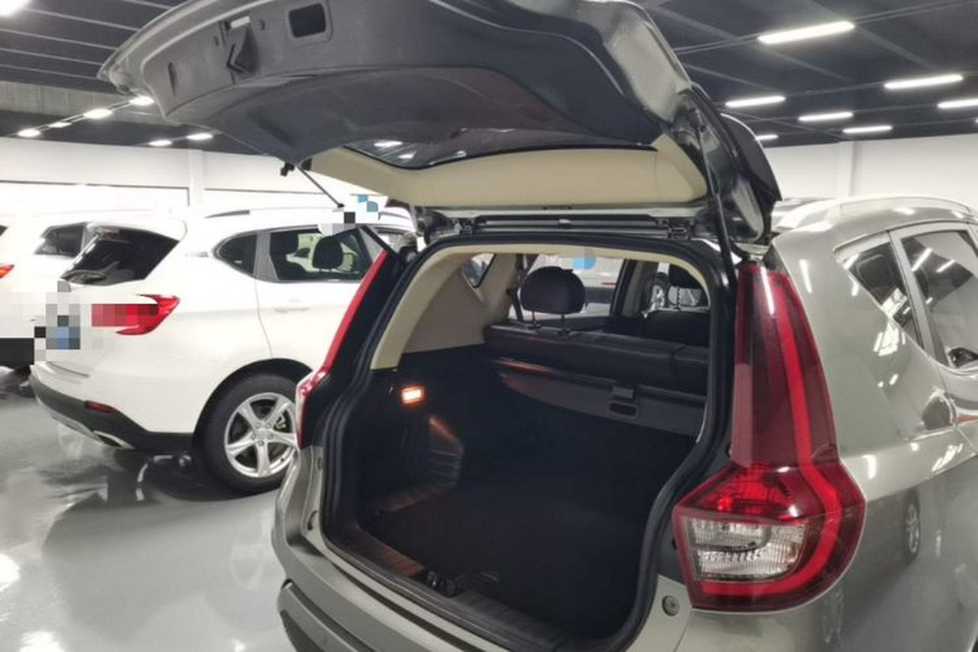 Used Geely Auto Vision X6 2018 1.4T CVT 4G Connected Luxury Version Trunk
