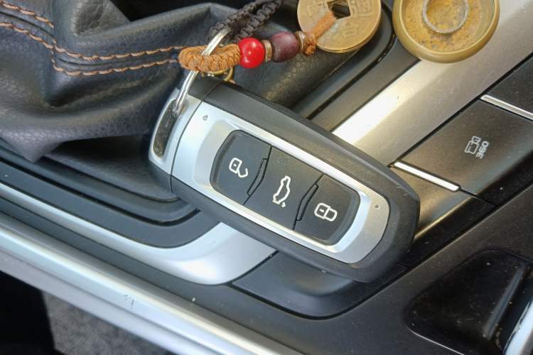 Used Geely Auto Vision X6 2018 1.4T CVT 4G Connected Flagship Edition Vehicle Key