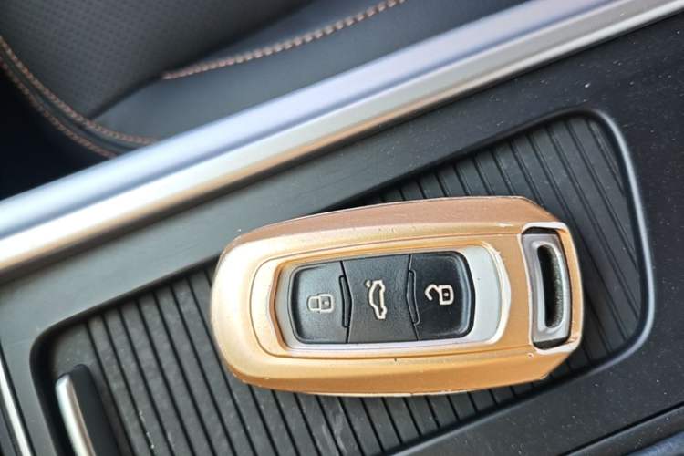 Used Geely Auto Vision X6 2018 1.4T CVT 4G Connected Luxury Version Vehicle Key