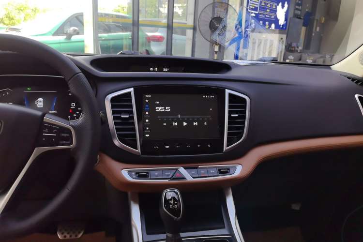 Used Geely Auto Vision X6 2018 1.4T CVT 4G Connected Flagship Edition Audio And AC Panel