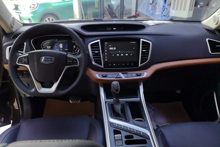 Used Geely Auto Vision X6 2018 1.4T CVT 4G Connected Flagship Edition Center Console
