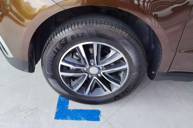Used Geely Auto Vision X6 2018 1.4T CVT 4G Connected Flagship Edition Right Front Wheel Hub