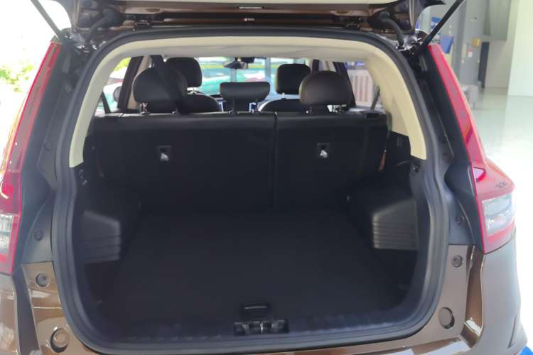 Used Geely Auto Vision X6 2018 1.4T CVT 4G Connected Flagship Edition Trunk
