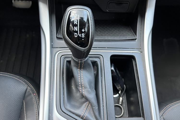 Used Geely Auto Vision X6 2018 1.4T CVT 4G Connected Luxury Version Interior 3
