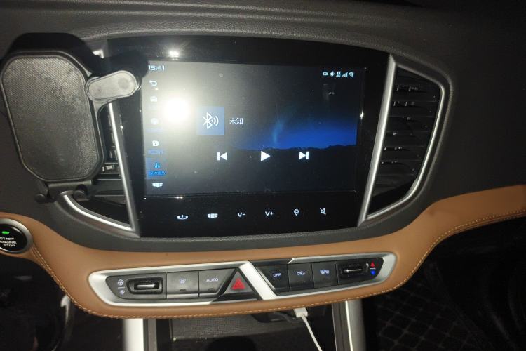 Used Geely Auto Vision X6 2018 1.4T CVT 4G Connected Flagship Edition Audio And AC Panel