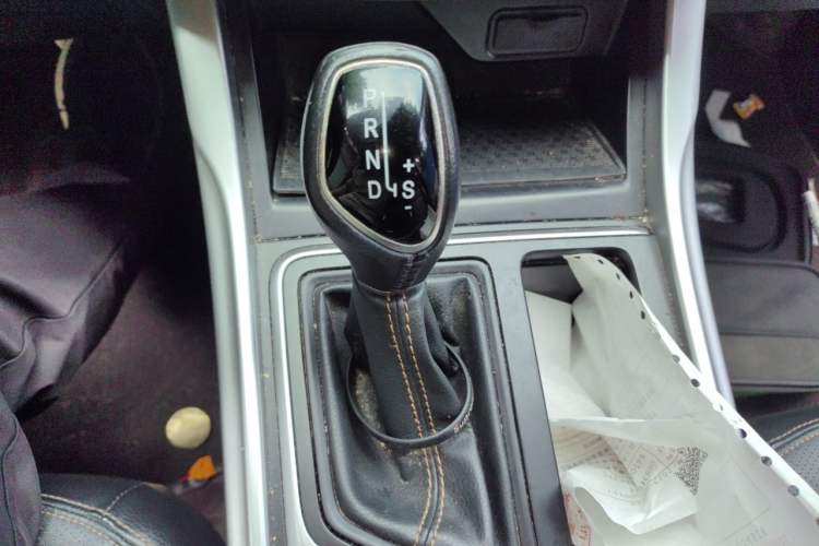 Used Geely Auto Vision X6 2018 1.4T CVT 4G Connected Flagship Edition Gear Lever