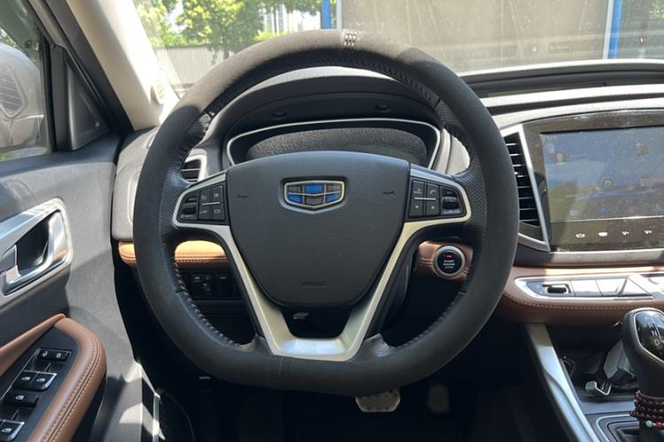 Used Geely Auto Vision X6 2018 1.4T CVT 4G Connected Flagship Edition Interior 2