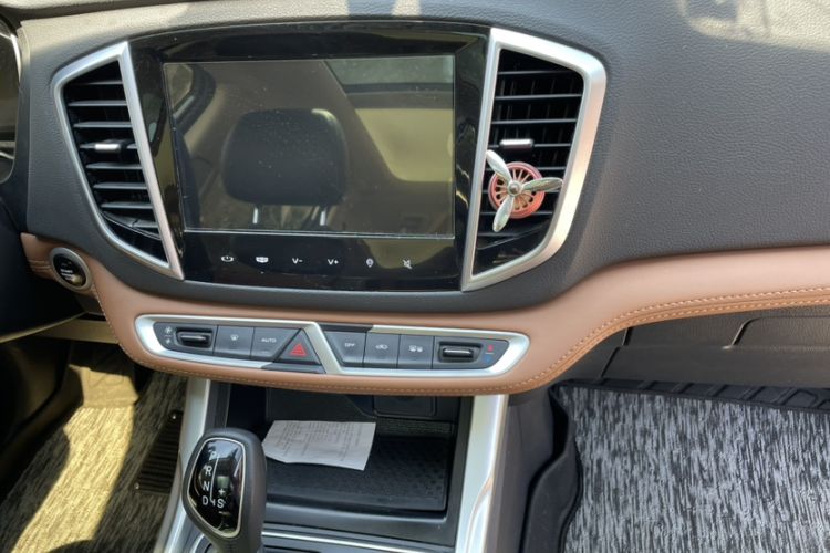 Used Geely Auto Vision X6 2018 1.4T CVT 4G Connected Flagship Edition Interior 2