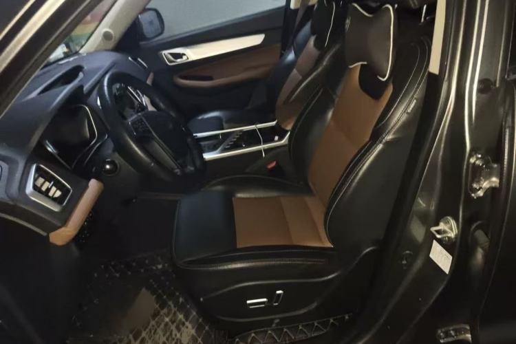 Used Geely Auto Vision X6 2018 1.4T CVT 4G Connected Flagship Edition Interior 3