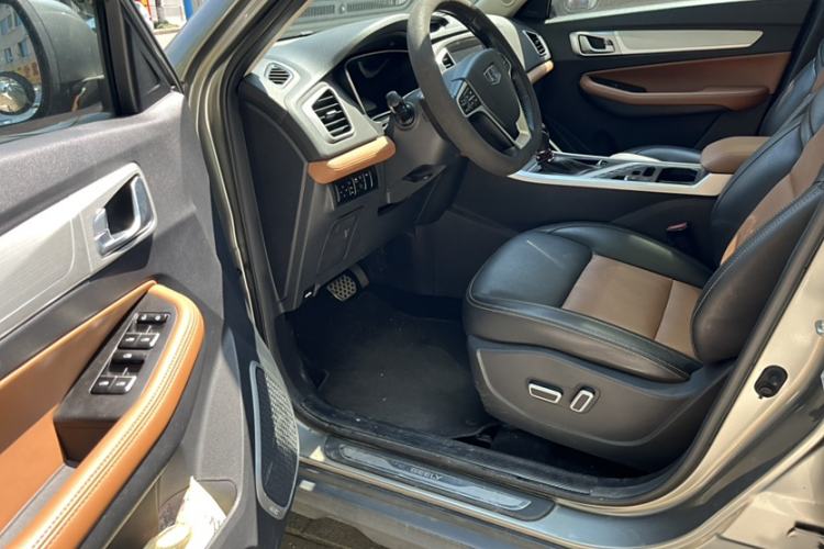 Used Geely Auto Vision X6 2018 1.4T CVT 4G Connected Flagship Edition Interior 5