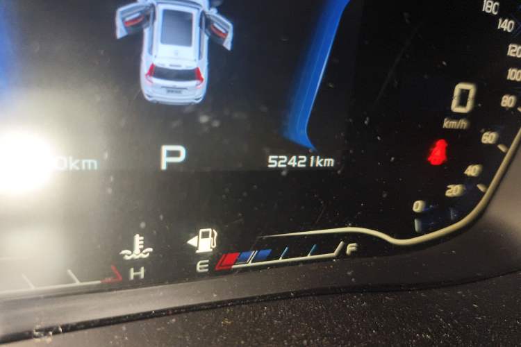 Used Geely Auto Vision X6 2018 1.4T CVT 4G Connected Flagship Edition Odometer Close Up