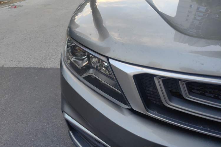 Used Geely Auto Vision X6 2018 1.4T CVT 4G Connected Luxury Version Right Front Headlight