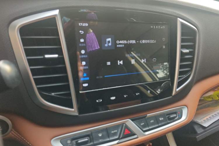 Used Geely Auto Vision X6 2018 1.4T CVT 4G Connected Luxury Version Audio And AC Panel