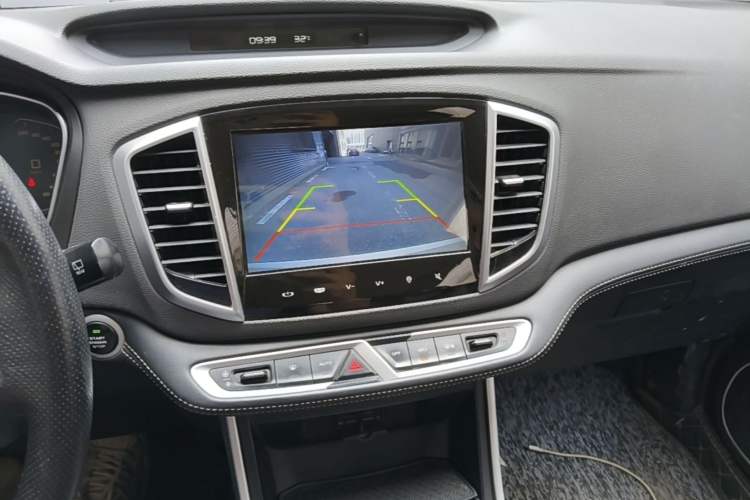 Used Geely Auto Vision X6 2018 1.8L Manual 4G Connect Luxury Edition Audio And AC Panel