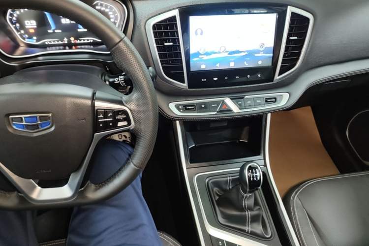 Used Geely Auto Vision X6 2018 1.8L Manual 4G Connect Luxury Edition Audio And AC Panel