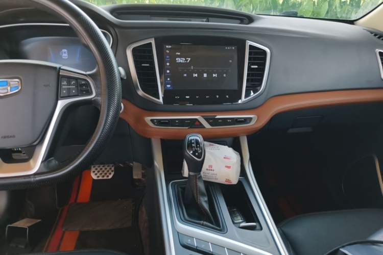 Used Geely Auto Vision X6 2018 1.4T CVT 4G Connected Luxury Version Audio And AC Panel