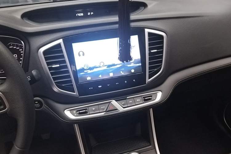 Used Geely Auto Vision X6 2018 1.8L Manual 4G Connect Luxury Edition Audio And AC Panel