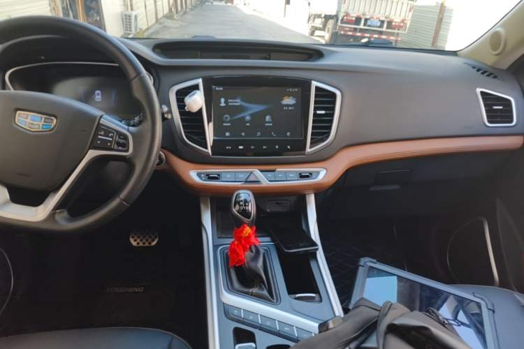 Used Geely Auto Vision X6 2018 1.4T CVT 4G Connected Flagship Edition Audio And AC Panel