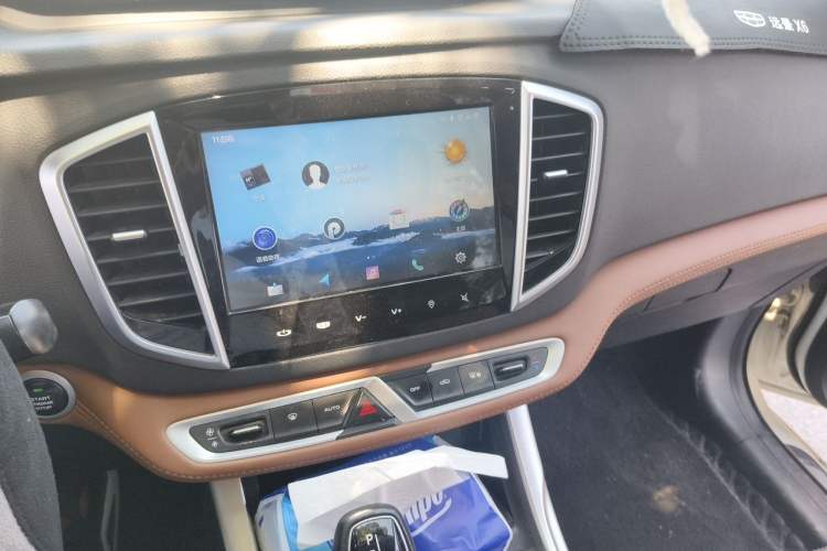 Used Geely Auto Vision X6 2018 1.4T CVT 4G Connected Flagship Edition Audio And AC Panel