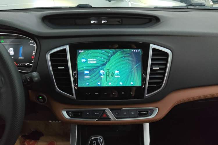 Used Geely Auto Vision X6 2018 1.4T CVT 4G Connected Luxury Version Audio And AC Panel