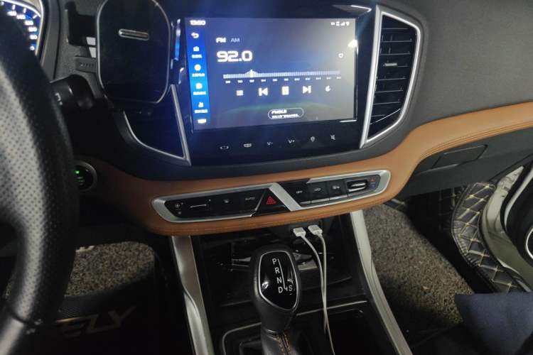 Used Geely Auto Vision X6 2018 1.4T CVT 4G Connected Flagship Edition Audio And AC Panel