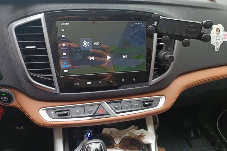 Used Geely Auto Vision X6 2018 1.4T CVT 4G Connected Flagship Edition Audio And AC Panel