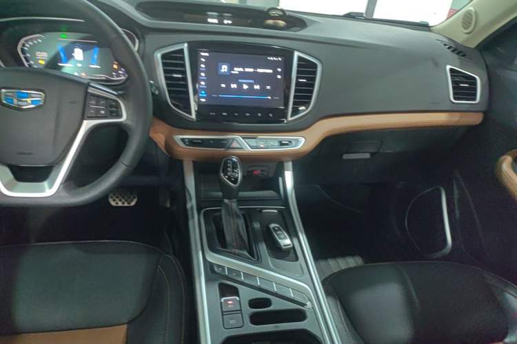 Used Geely Auto Vision X6 2018 1.4T CVT 4G Connected Luxury Version Audio And AC Panel