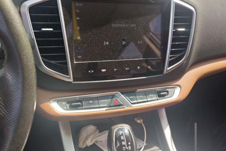 Used Geely Auto Vision X6 2018 1.4T CVT 4G Connected Luxury Version Audio And AC Panel