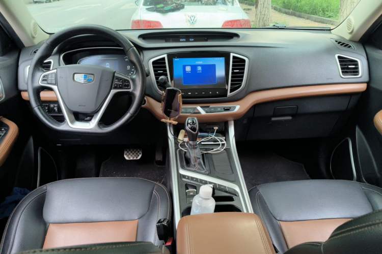Used Geely Auto Vision X6 2018 1.4T CVT 4G Connected Flagship Edition Center Console