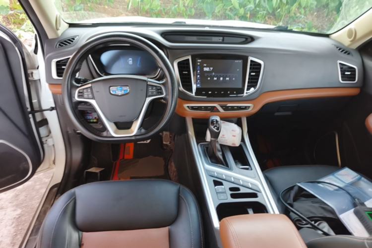 Used Geely Auto Vision X6 2018 1.4T CVT 4G Connected Luxury Version Center Console