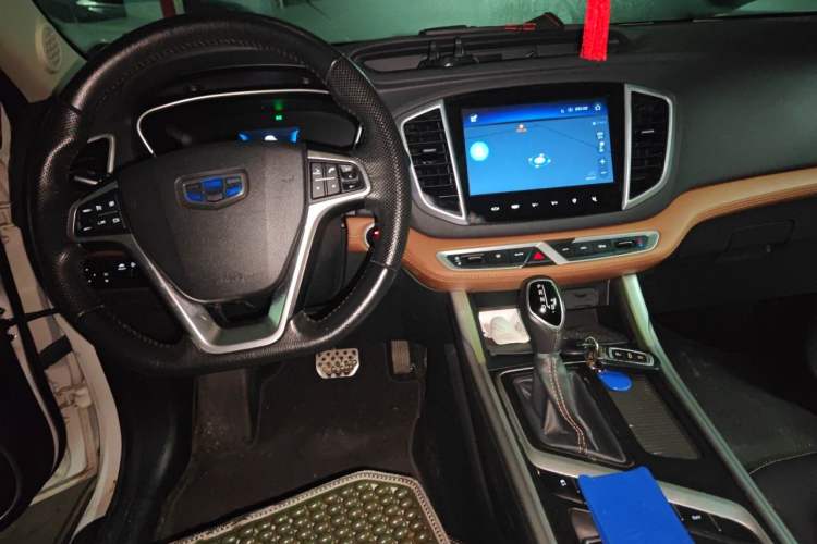 Used Geely Auto Vision X6 2018 1.4T CVT 4G Connected Flagship Edition Center Console