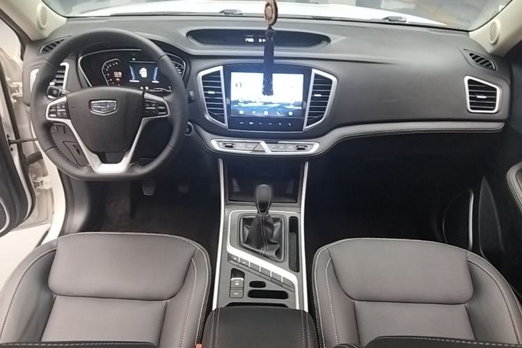 Used Geely Auto Vision X6 2018 1.8L Manual 4G Connect Luxury Edition Center Console