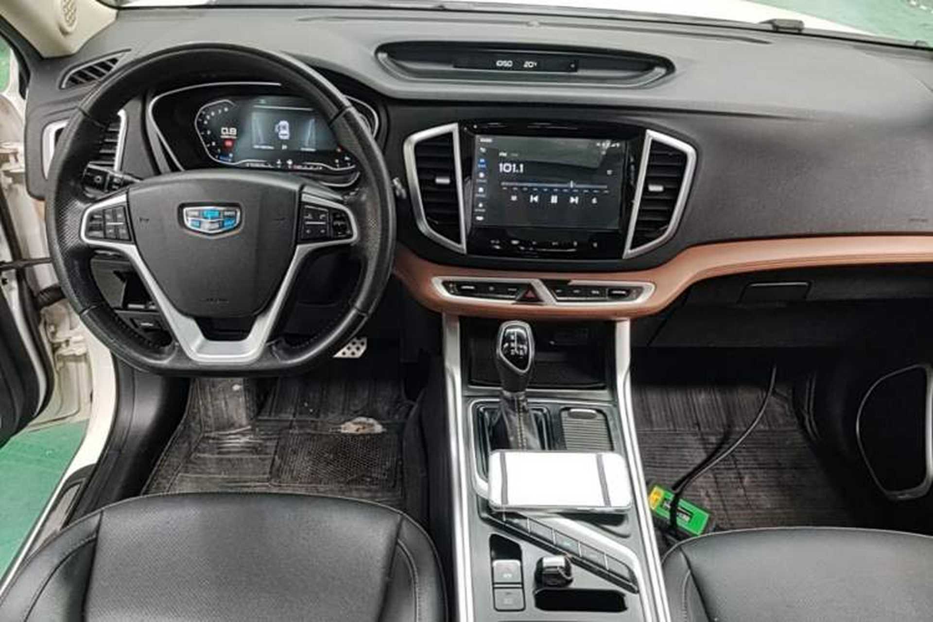 Used Geely Auto Vision X6 2018 1.4T CVT 4G Connected Flagship Edition Center Console