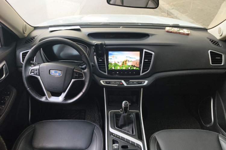 Used Geely Auto Vision X6 2018 1.8L Manual 4G Connect Luxury Edition Center Console