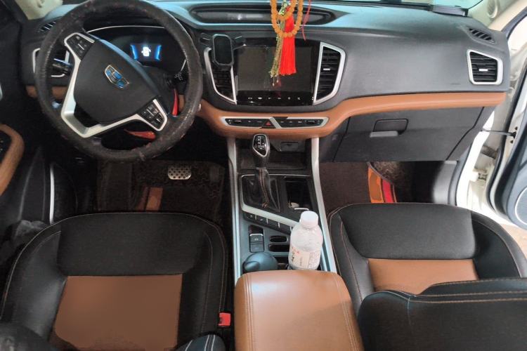 Used Geely Auto Vision X6 2018 1.4T CVT 4G Connected Luxury Version Center Console