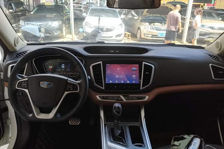 Used Geely Auto Vision X6 2018 1.4T CVT 4G Connected Flagship Edition Center Console
