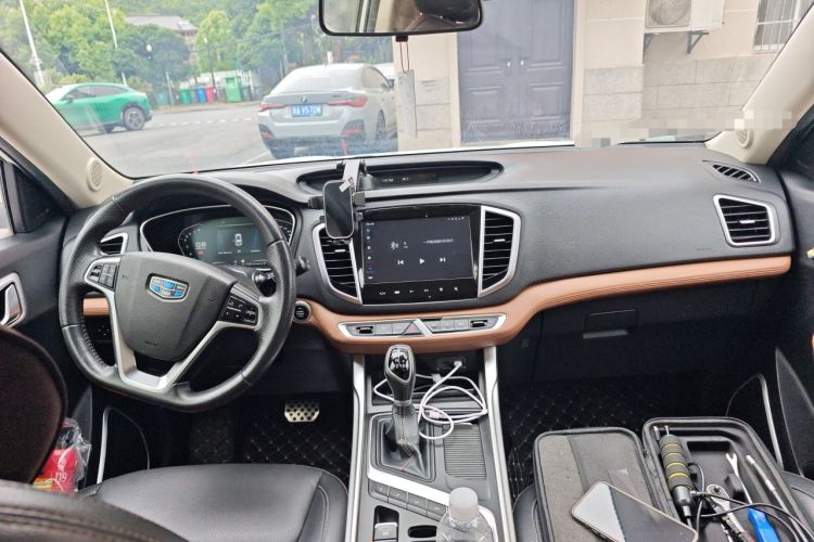 Used Geely Auto Vision X6 2018 1.4T CVT 4G Connected Flagship Edition Center Console