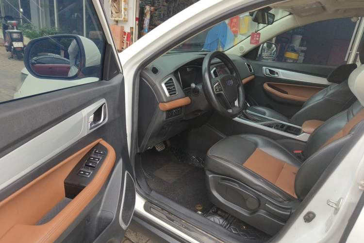 Used Geely Auto Vision X6 2018 1.4T CVT 4G Connected Luxury Version Driver Seat
