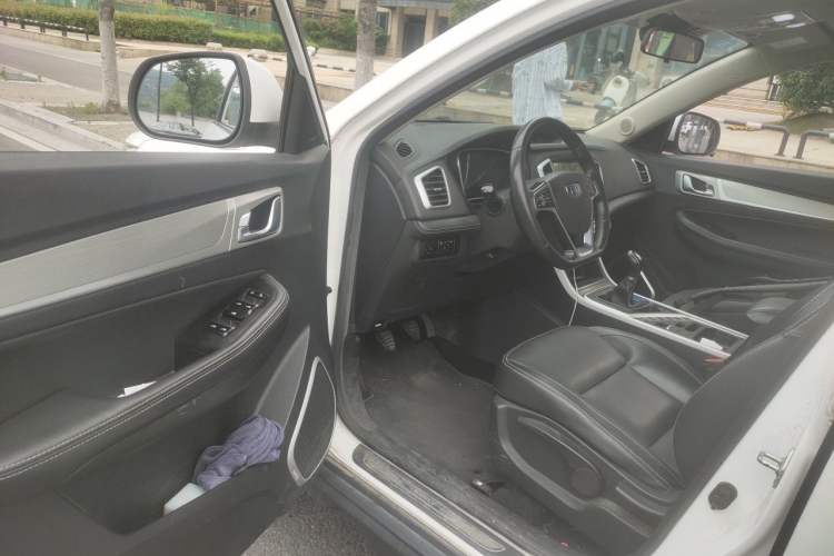 Used Geely Auto Vision X6 2018 1.8L Manual 4G Connect Luxury Edition Driver Seat