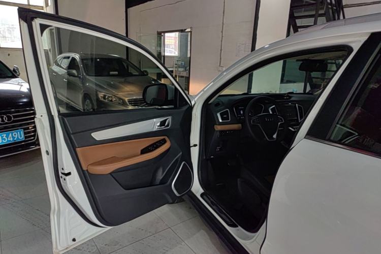 Used Geely Auto Vision X6 2018 1.4T CVT 4G Connected Luxury Version Driver Seat