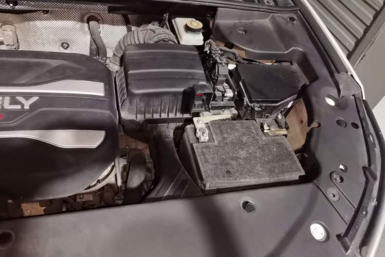 Used Geely Auto Vision X6 2018 1.4T CVT 4G Connected Flagship Edition Engine Bay Left