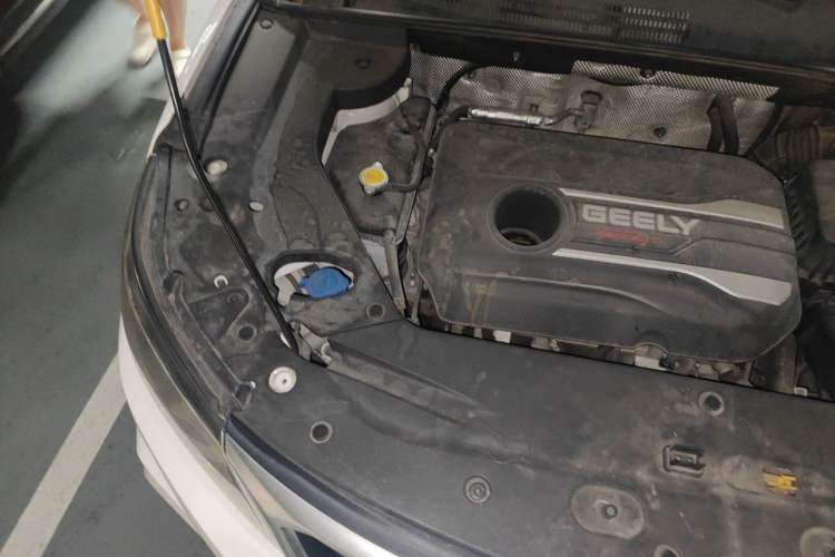 Used Geely Auto Vision X6 2018 1.4T CVT 4G Connected Flagship Edition Engine Bay Right