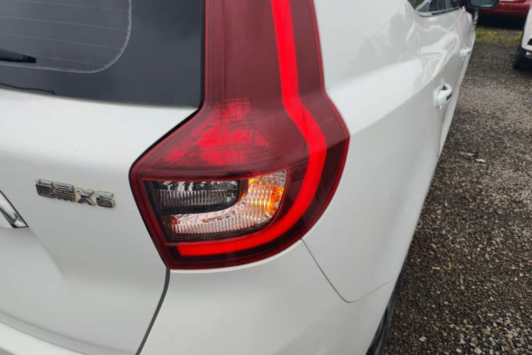 Used Geely Auto Vision X6 2018 1.4T CVT 4G Connected Luxury Version Exterior 3