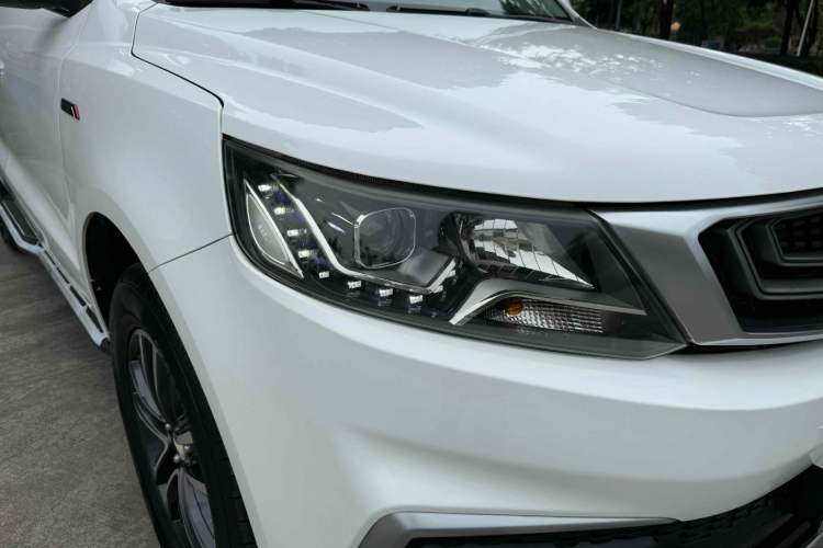 Used Geely Auto Vision X6 2018 1.4T CVT 4G Connected Flagship Edition Exterior 3