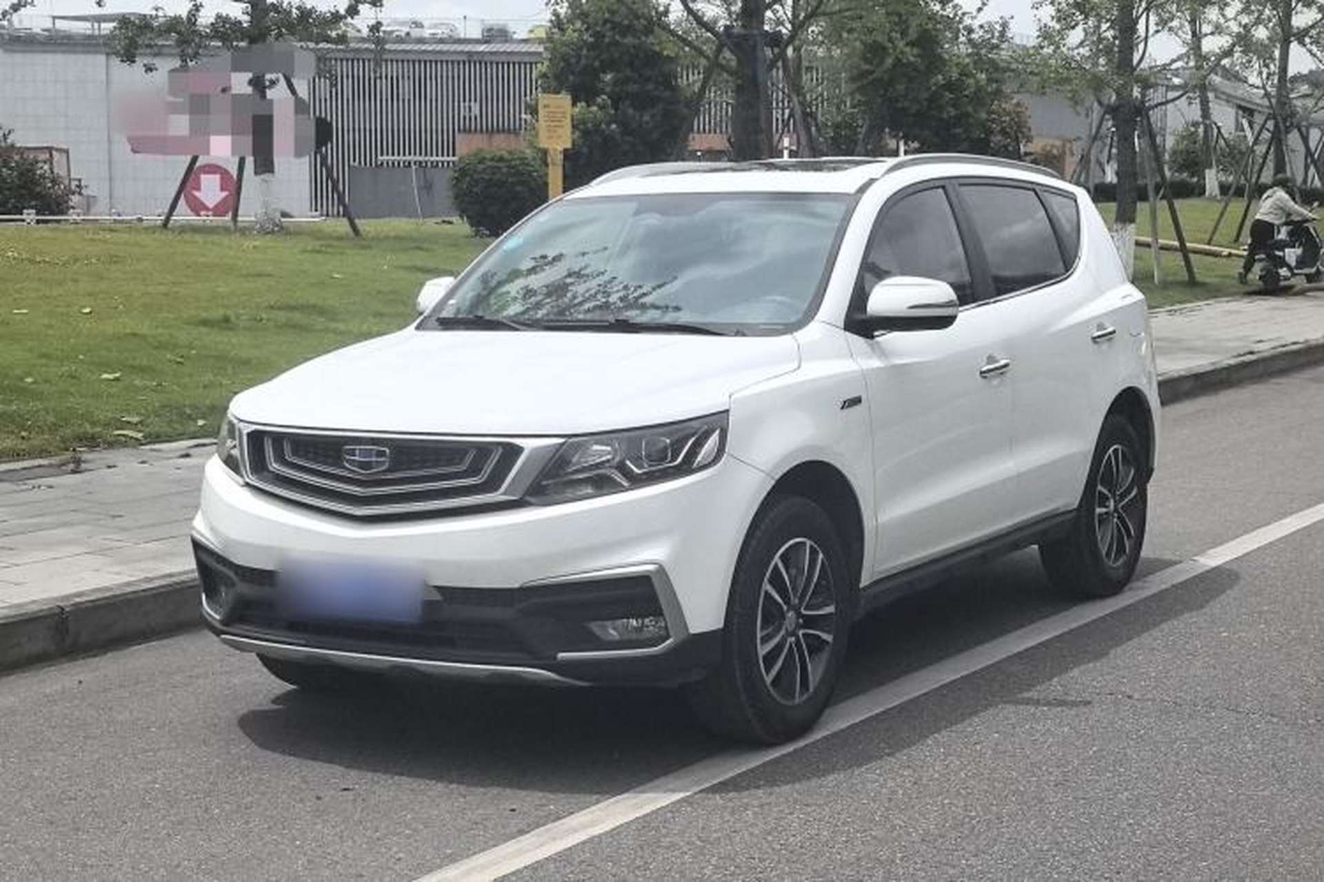 Used Geely Auto Vision X6 2018 1.4T CVT 4G Connected Luxury Version Exterior 3